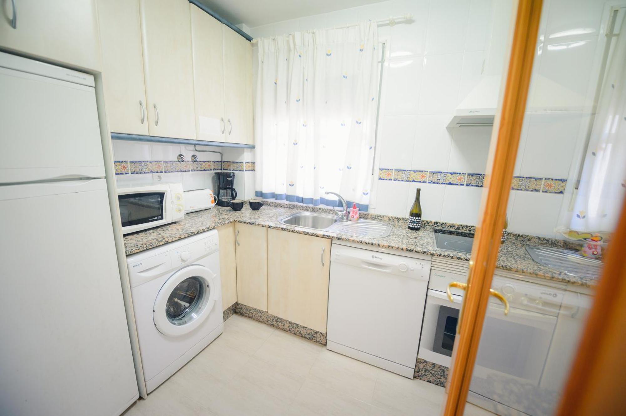 Apartamentos Rotonda Conil de la Frontera Szoba fotó
